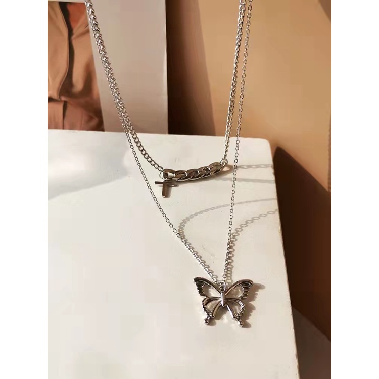 Kalung Double Layer Perempuan Gaya Baru Desain Niche Salib Kupu-Kupu Rantai Klavikula ins Hip Hop Keren