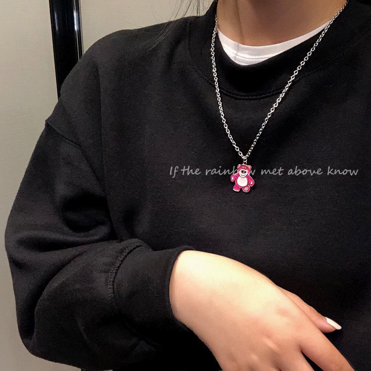 Kalung Beruang Strawberry Kartun Lucu Gadis Gaya Baru Liontin Panjang Sederhana All-Match Sweater Rantai