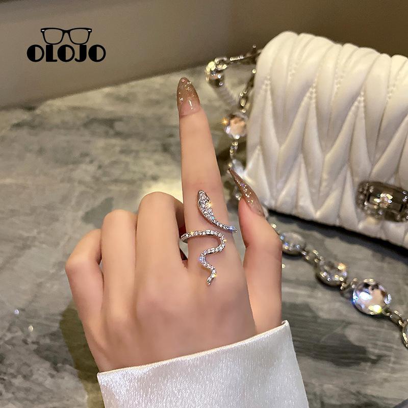 【COD】Cincin Jari Desain Ular Aksen Kristal Bahan Zirkon Warna Silver Untuk Wanita