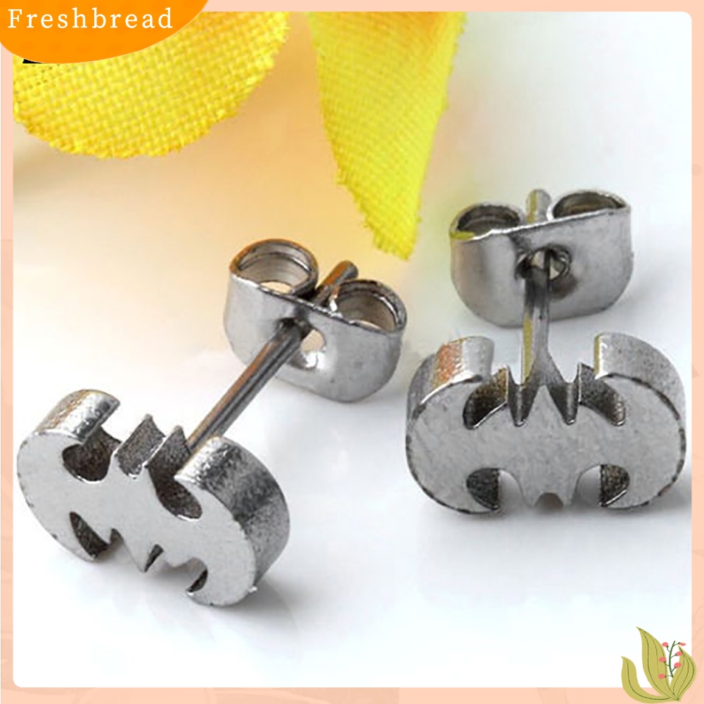 &lt; Freshbread &gt; Pria Wanita Punk Kelelawar Stainless Steel Srew Kembali Telinga Stud Earrings Perhiasan Telinga