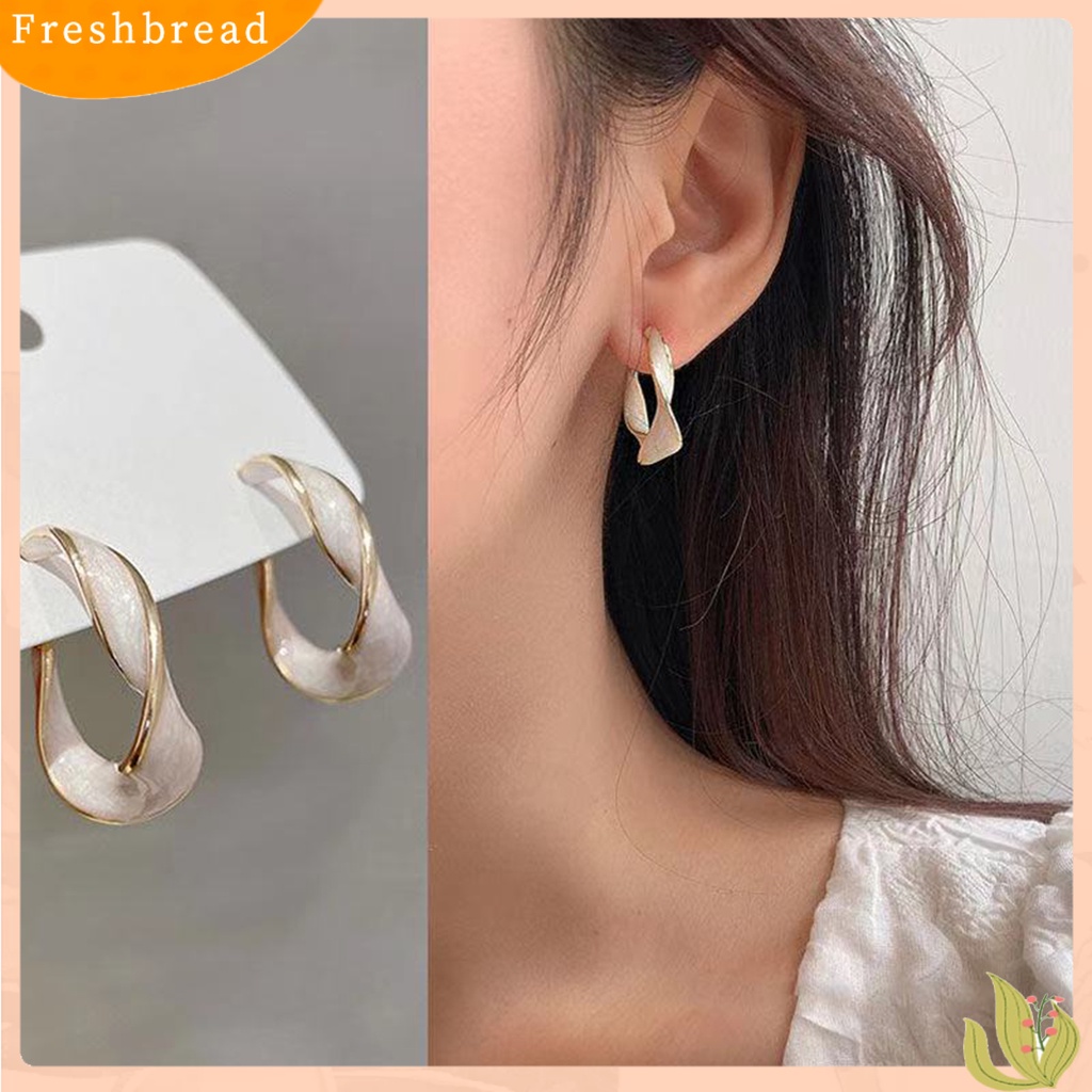 {In Stock} 1pasang Ladies Earrings Retro Stud Type Twisted Metal Ring Corrugated Indah Fashion Hoop Earrings Perhiasan Aksesoris