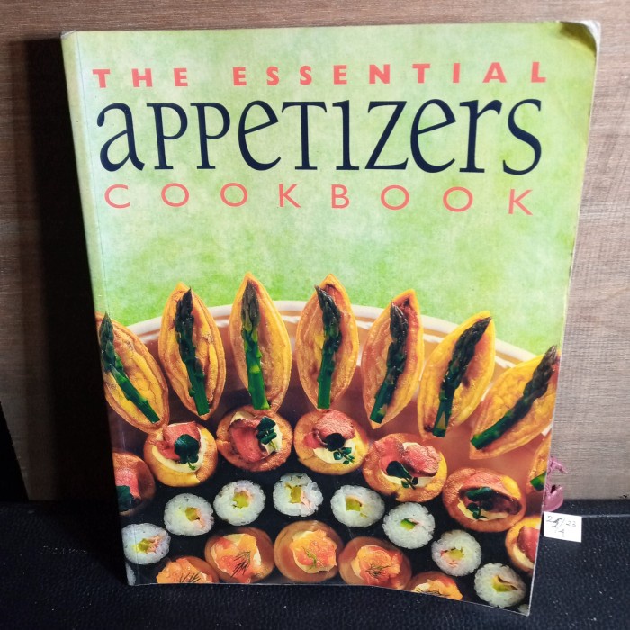 buku resep bahasa Inggris the essential appetizers cookbook 304 hal