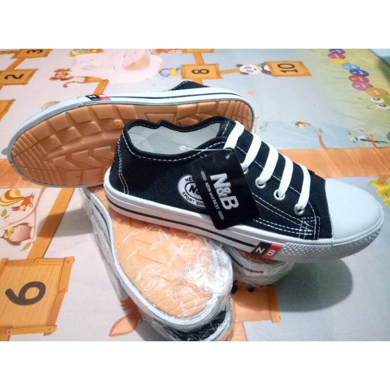 SEPATU NB TALI,SEPATU FORMAL SEKOLAH,SEPATU ANAK SEKOLAH