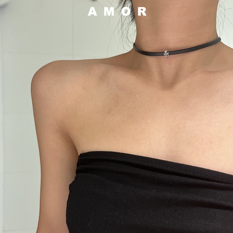 Liontin Salib Kulit Choker Gaya Punk Kalung Wanita Trendy Keren