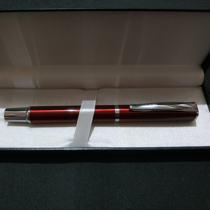 

Pen Promosi Metal Roller Ball 309 LQ Red Chrome Trim Klip Silver