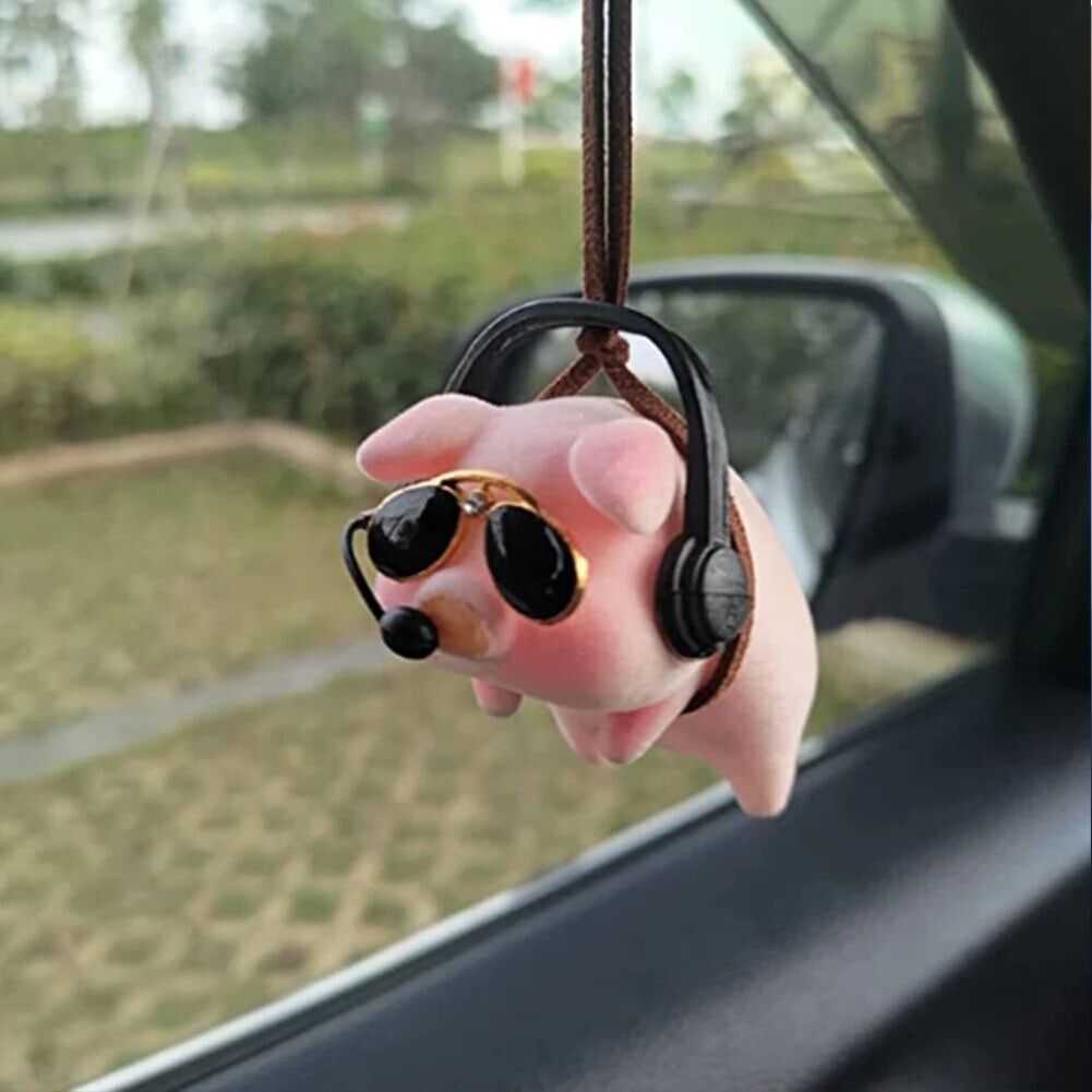 Gantungan Spion Mobil Babi Kacamata Lucu Swing Pig Car Pendant BURNHILDA