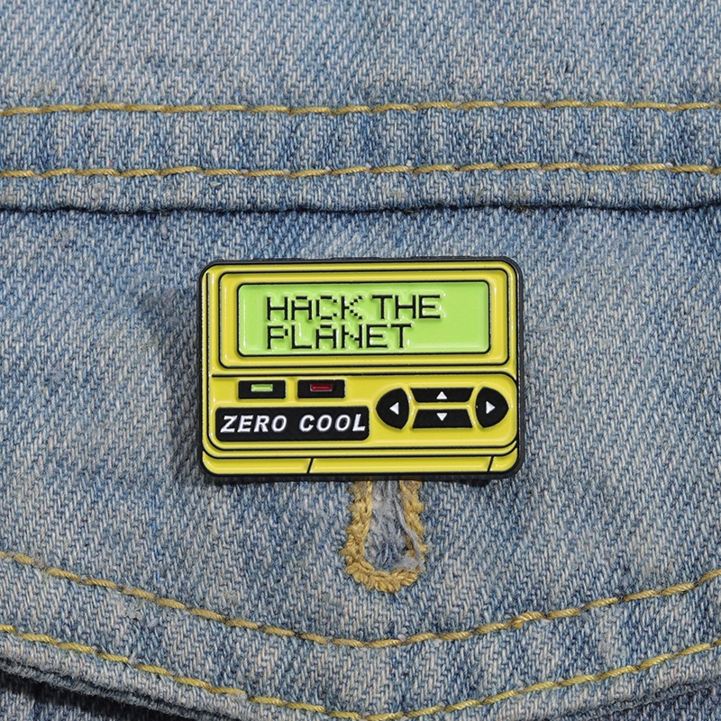 Hack The Planet Pager Bros Pin Retro Game Bros Lencana Keren Ransel Perhiasan Hadiah