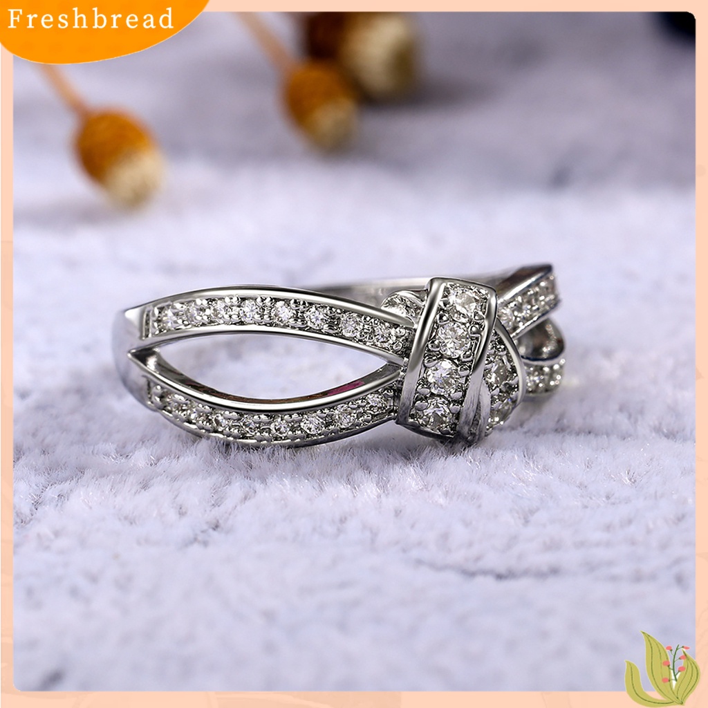 &lt; Freshbread &gt; Wanita Cincin Memutar Ikatan Simpul Bentuk Berlian Imitasi Hias Alloy Hollow Out Finger Ring Untuk Anniversary