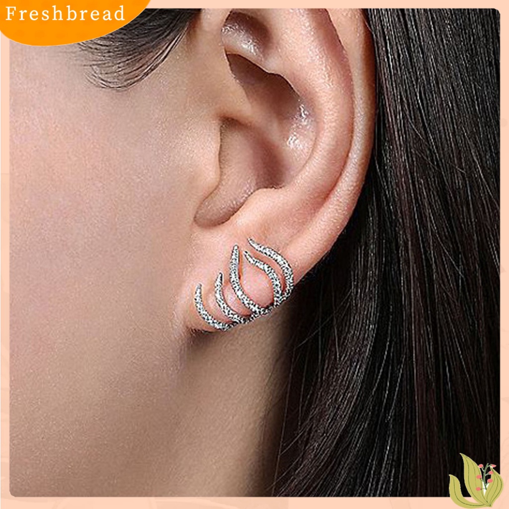 &lt; Freshbread &gt; 1pasang Anting Pejantan Wanita Berkilau Indah Berlebihan Bentuk Cakar Disabit Lady Earrings Perhiasan Wanita