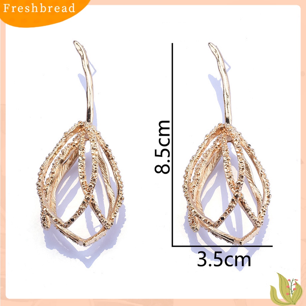 &lt; Freshbread &gt; 1pasang Anting Menjuntai Vintage Berongga Mengkilap Berlebihan Temperamen Berdandan Logam Wanita Pesona Bentuk Bunga Drop Earrings Perhiasan Retro