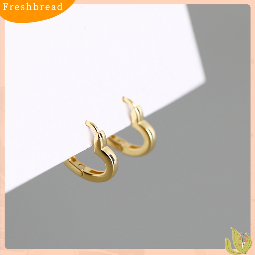 &lt; Freshbread &gt; 1pasang Anting Wanita Bohemian Hip Hop Warna Emas Bahan Titanium Steel Cinta Bentuk Hati Ladies Earrings Fashion Jewelry