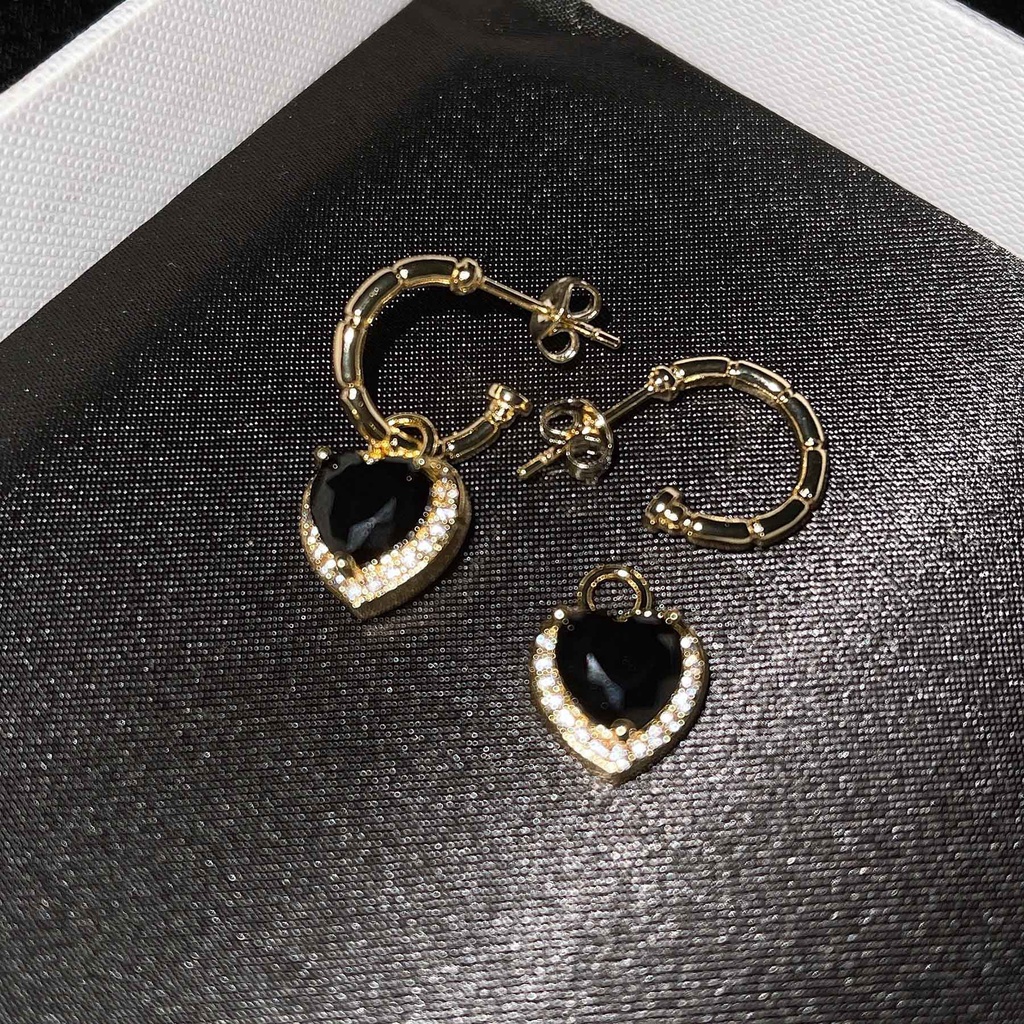Goldkingdom Aksesoris Perhiasan Fashion Ready Stock Desain Mewah Ringan Segi Berlian-set Batu Permata Hitam Anting Cinta Anting Pejantan Berlapis Emas