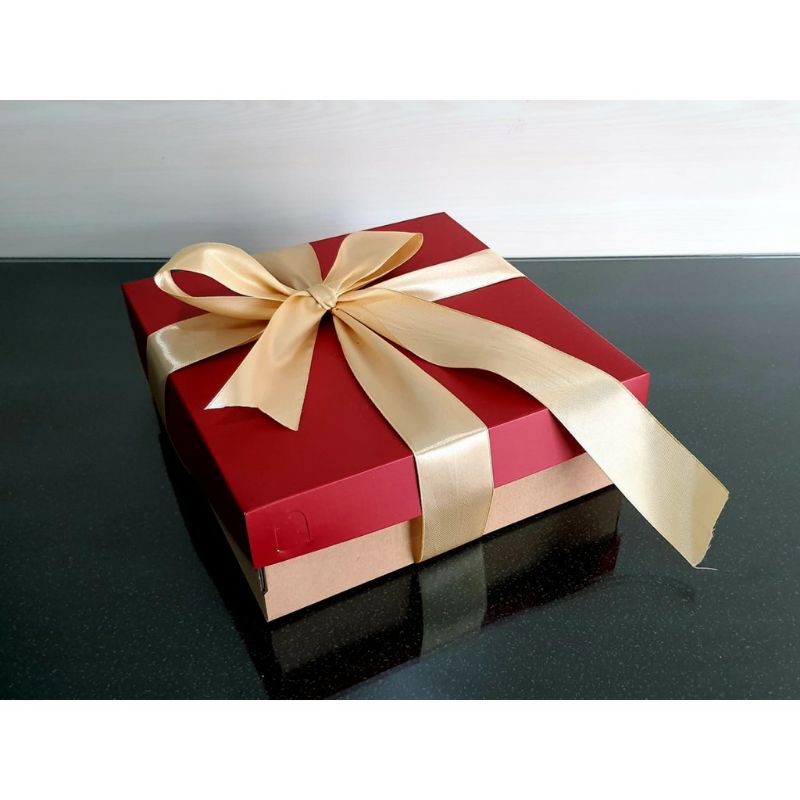 

Cake Box Efflute (Uk. 25 x 25 x 10 cm)