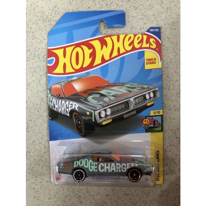Hot Wheels 71 Dodge Charger Merah