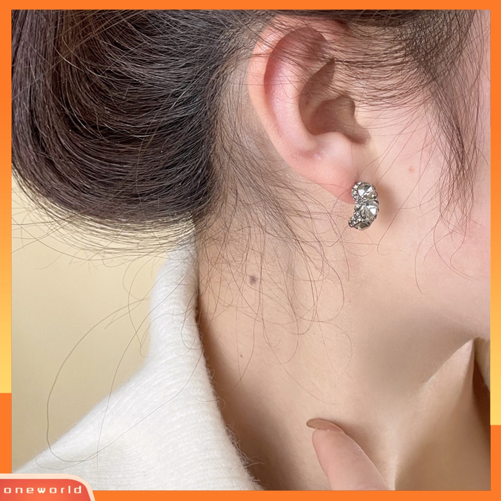 [EONE] 1pasang Ladies Earrings Berlian Imitasi Hias Shiny Light Mewah Chic Unik Dress Up Alloy C Type Menjuntai Earrings Hadiah