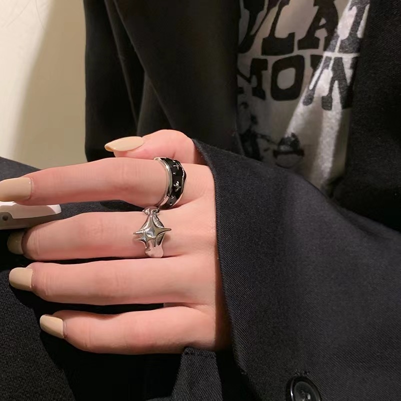 Ins Geometris Tidak Teratur Cincin Jari Yang Dapat Disesuaikan Warna Perak Hitam Permukaan Kerut Cincin Punk Abstrak Bintang Pembukaan Cincin Gadis Keren Aksesoris Fashion Wanita Perhiasan Sehari-Hari