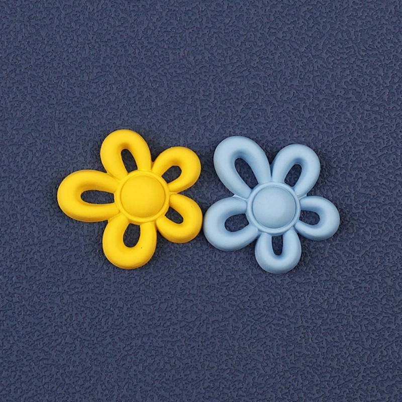 Siy 6warna 31x29mm Tidak Teratur Bunga Kecil Pesona Liontin Untuk Wanita DIY Bunga Warna-Warni Perhiasan Kalung Membuat Temuan