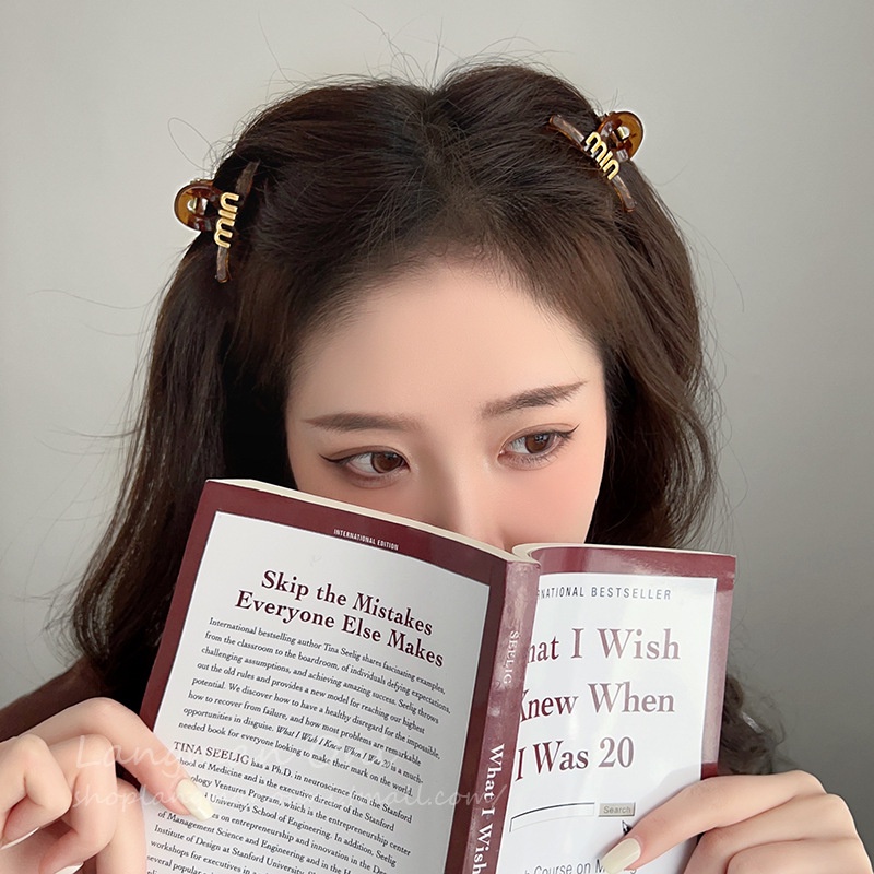 Korea Min Huruf Akrilik Jepit Rambut Kecil Poni Clip Lucu Kembar Ponytail Princess Head Plastic Hair Clip Untuk Anak Perempuan2023Jepit Rambut Mini Terbaru