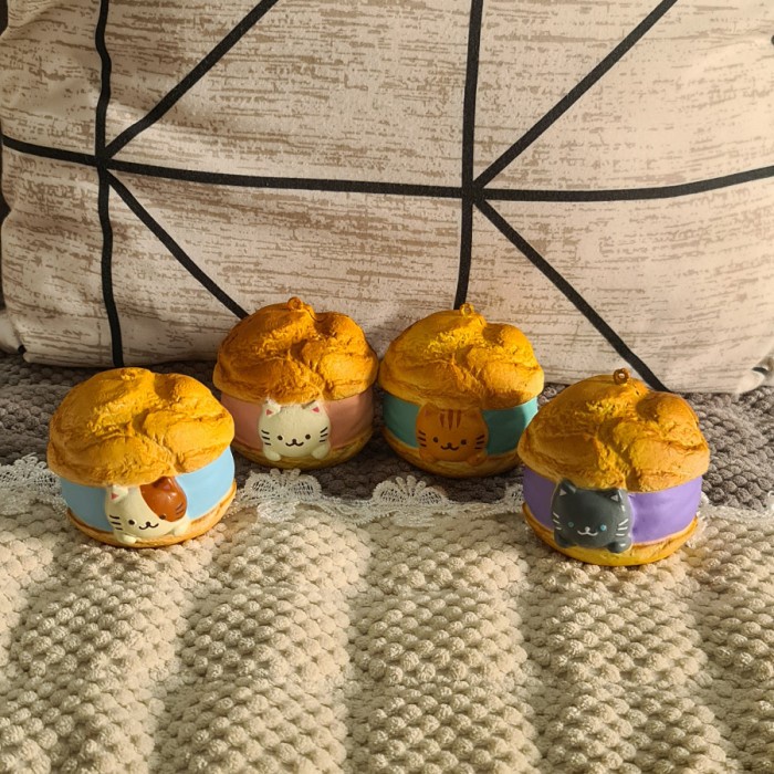 Sakura Cream Puff Cat Squishy