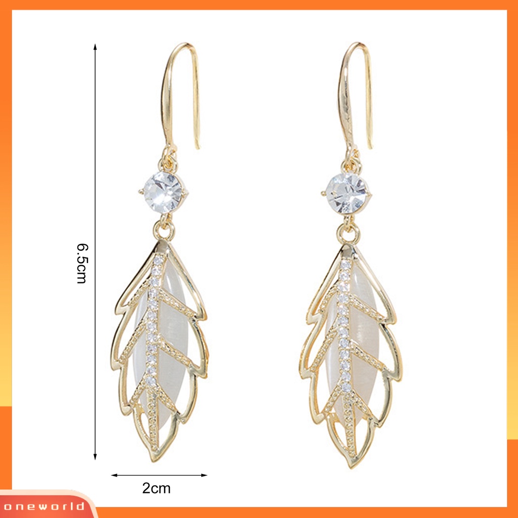 [WOD] 1pasang Anting Wanita Bentuk Daun Berlian Imitasi Hollow Out Eye-catching Lady Hook Earrings Untuk Hadiah