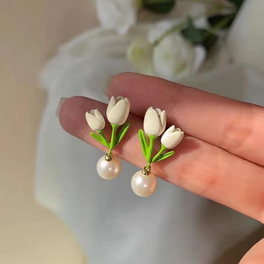 Deartiara2023 Anting Mutiara Tulip Baru Temperamen Fashion Wanita Anting Segar Kecil Anting Manis Dan Premium