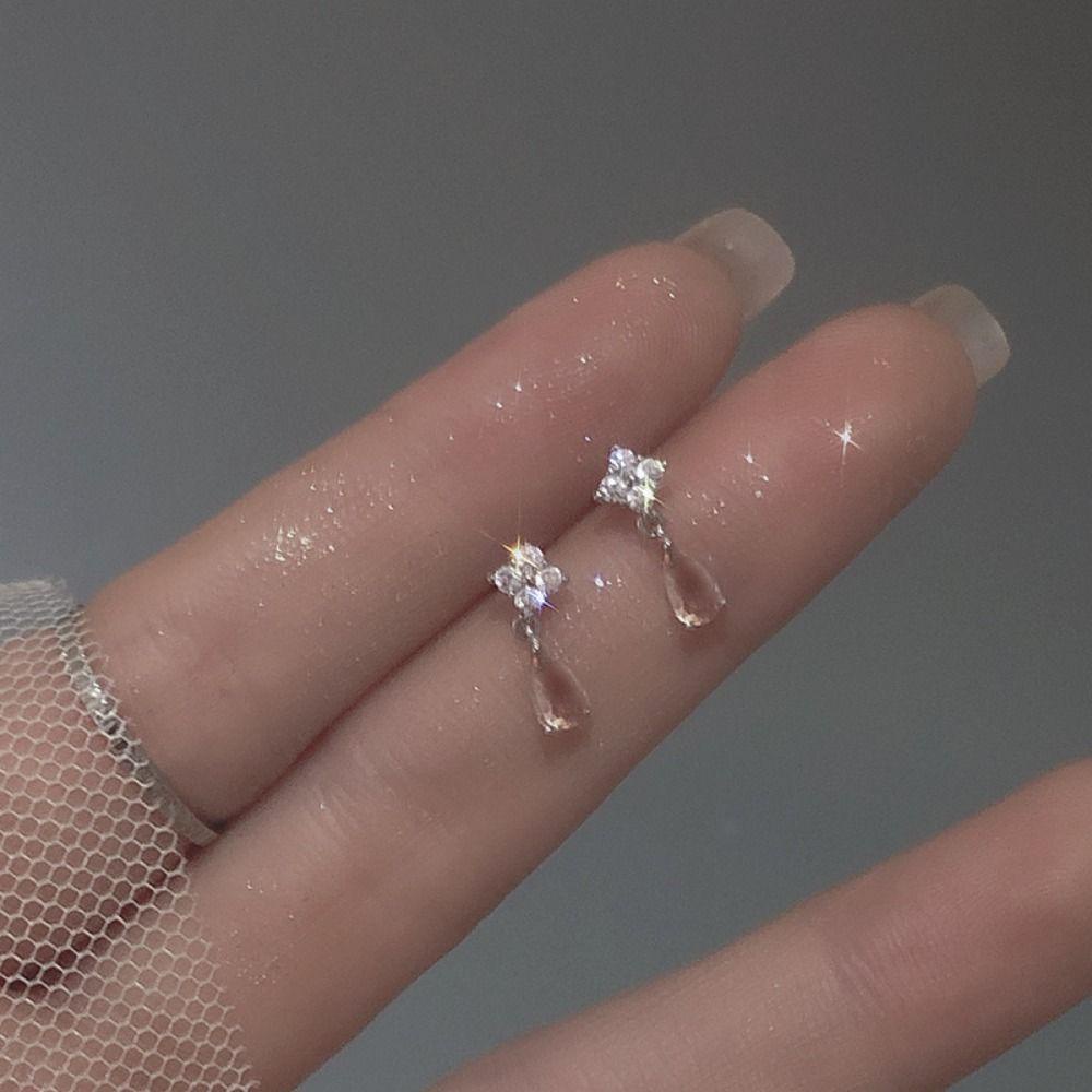 Anting LILY Water drop Fashion Anting Berlian Berkilau Kristal Keperakan Untuk Musim Panas