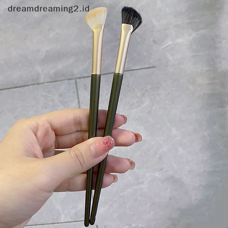 (drea) Sikat Hidung Berbentuk Setengah Kipas Nose Shadow Brush Alat Kecantikan Sikat Wajah //