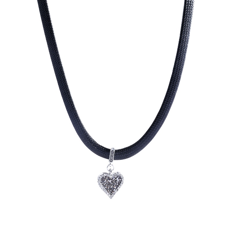 Kalung Cinta Tali Kulit Hias Hitam Desain Mewah Ringan Dan niche Rantai Tulang Selangka mesh Merah Rantai Leher Yang Sama Untuk Wanita