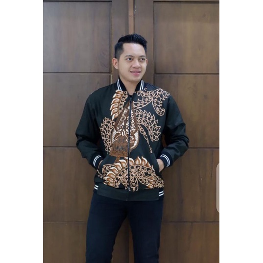 NARITA jaket bomber, jaket batik bomber, batik sragenan, jaket bomber mantulllll. batik_solo, batik_