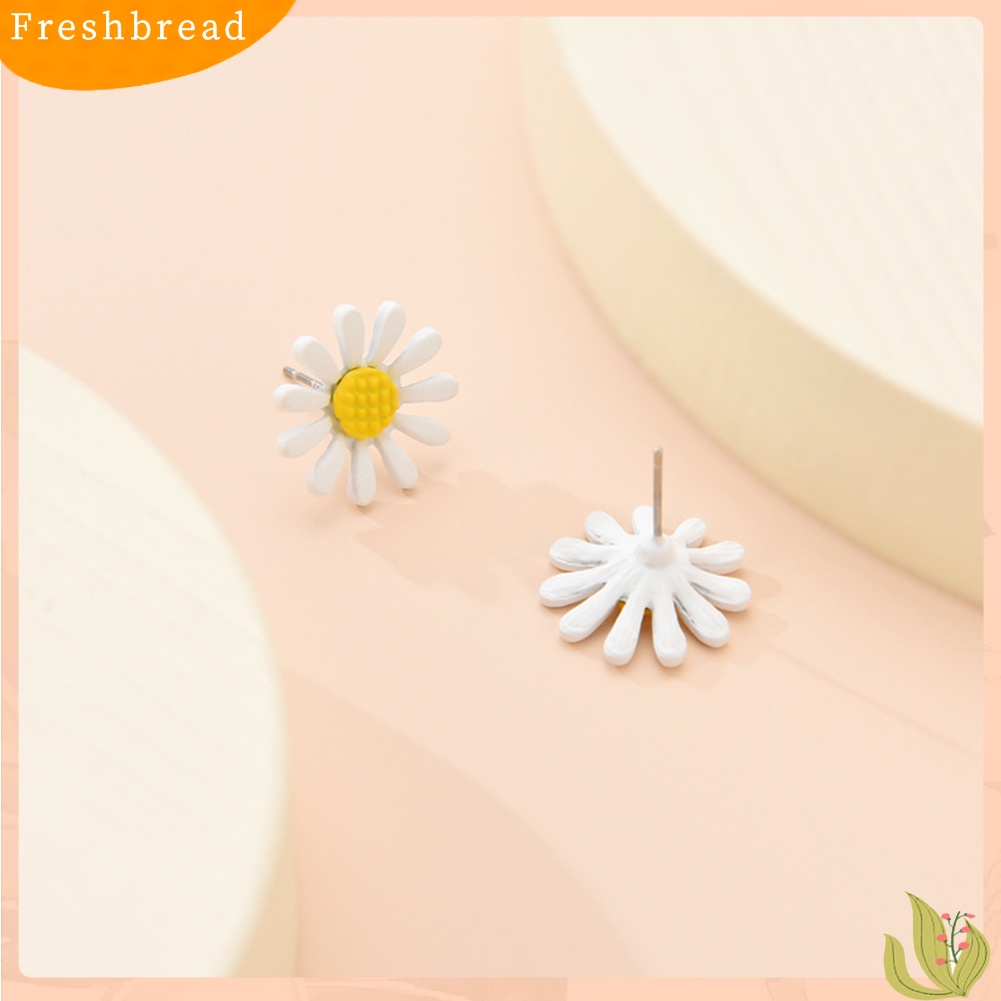 &lt; Freshbread &gt; Wanita Elegan Resin Kecil Marguerite Ear Stud Earrings Tindik Perhiasan Hadiah