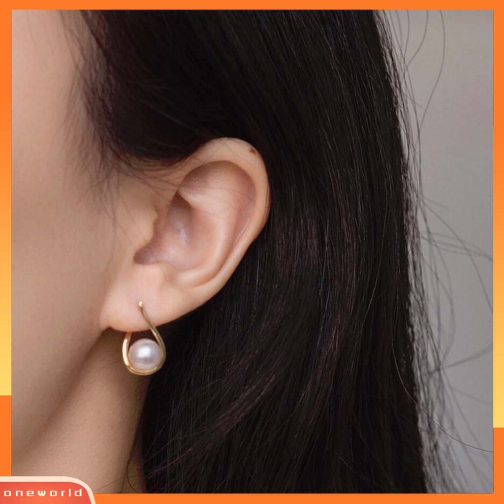 [EONE] 1pasang Anting Pejantan Temperamen Mutiara Imitasi Electroplating Cahaya Tidak Teratur Mewah Dekorasi Perhiasan Wanita Halus Elegan Hoop Earrings Aksesoris Pakaian