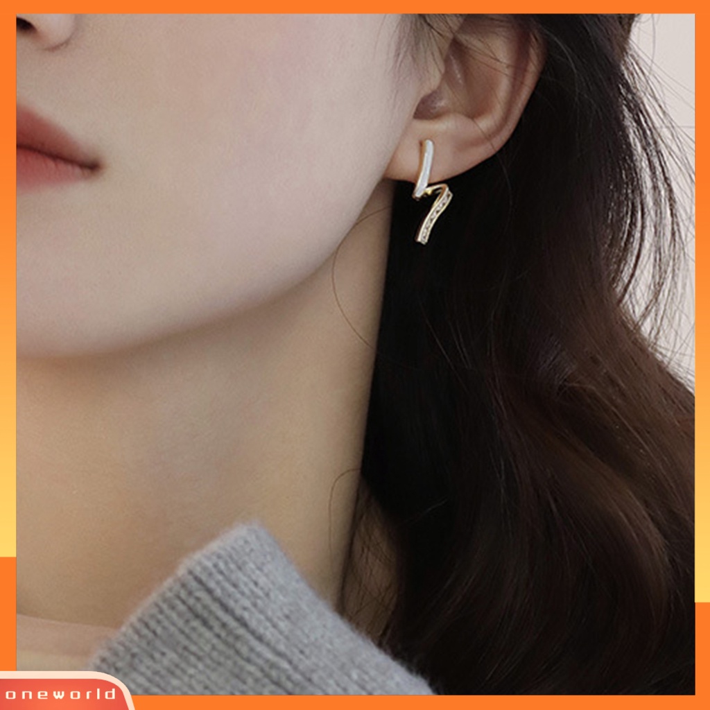 [EONE] 1pasang Anting Stud Vintage Berlian Imitasi Bentuk Geometris Warna Tinggi Pengikat Tahan Aus Dekorasi Gaya Perancis Elegan Bentuk Z Wanita Earrings Aksesoris Pakaian