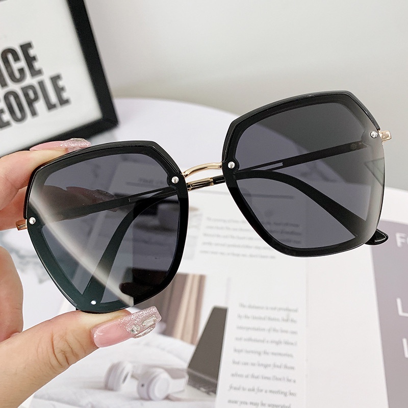 Kacamata Hitam Fashion Square Aesthetic Shades Untuk Wanita/Pria Metal Frame Sunglasses Eyewear