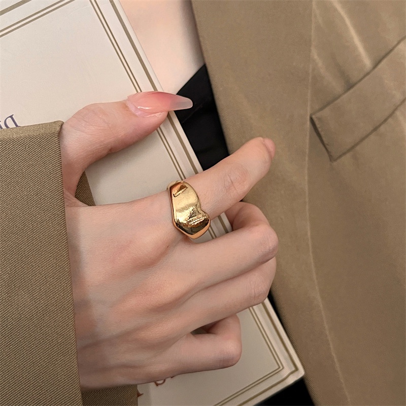 Ins Cincin Emas Cinta Angin Keren/Fashion Cincin Hati Peach Pribadi/Cincin Berbentuk Hati Logam Mewah Ringan/Cincin Jari Telunjuk Pembukaan Yang Dapat Disesuaikan/