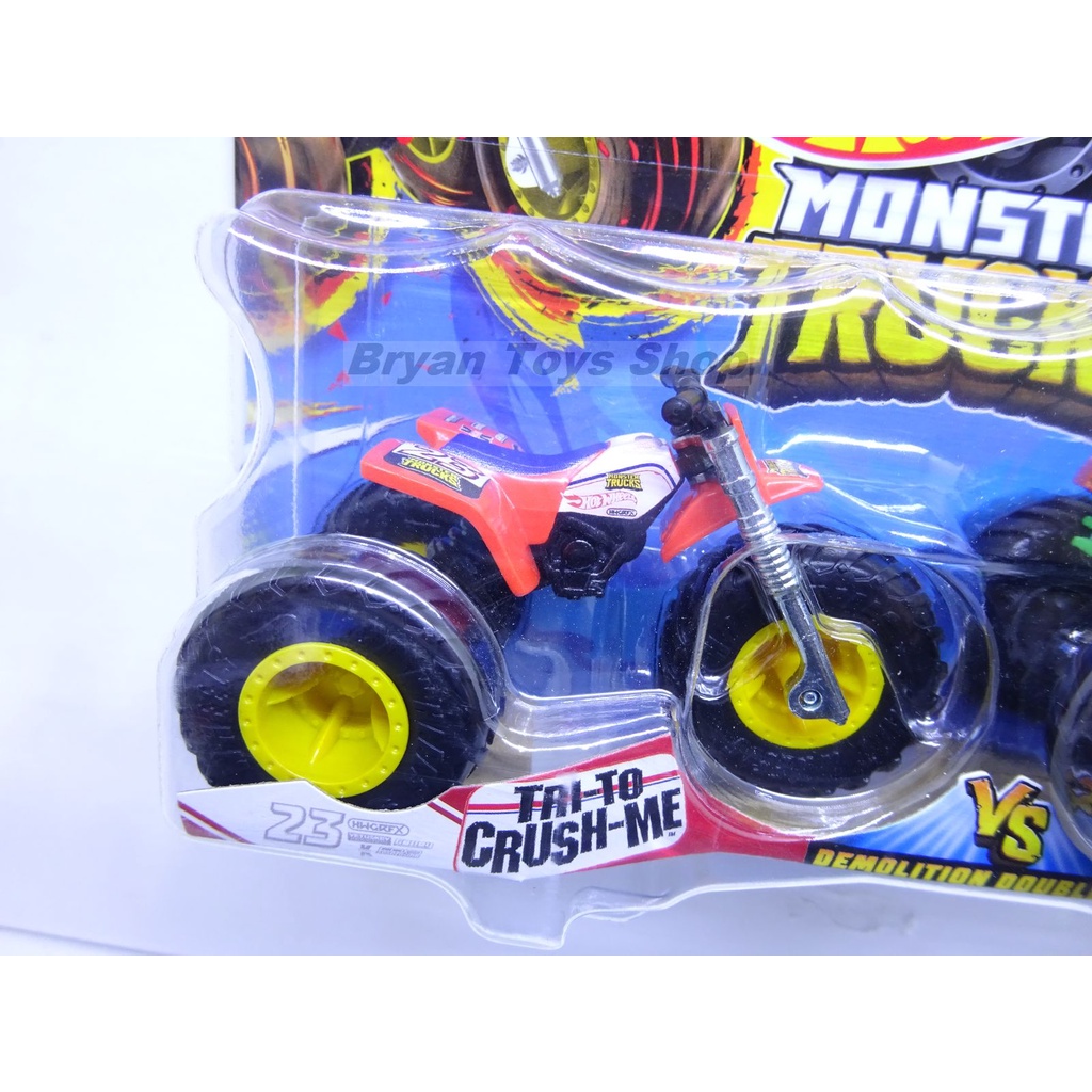 Hot Wheels Monster Trucks Tri To Crush Me vs Baja Buster