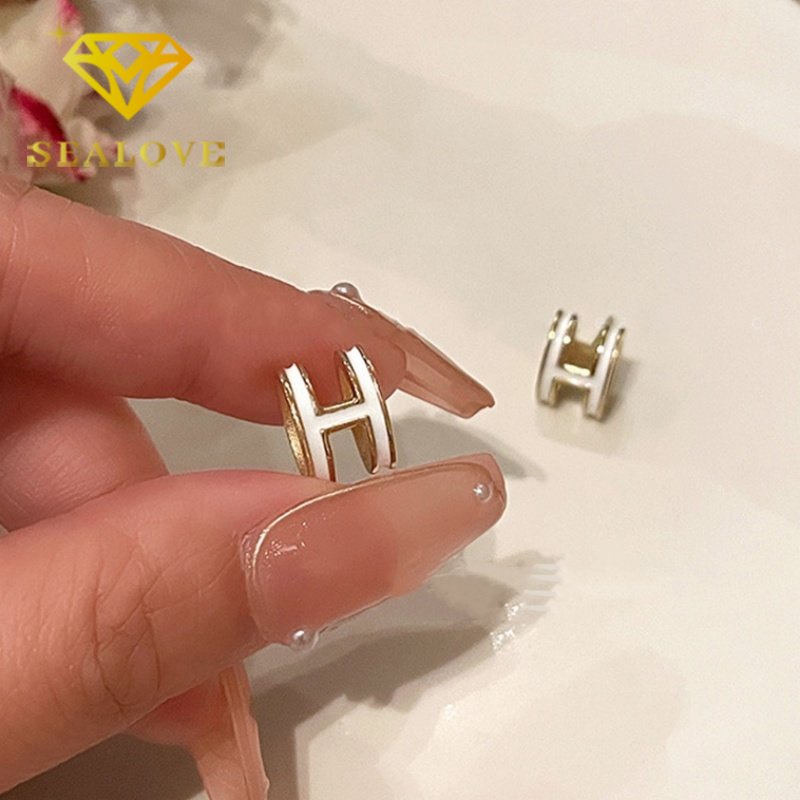 Anting Titanium Anti Karat dan Anti Luntur Huruf H Emas 18K Aesthetic Korea Aksesoris Wanita Perhiasan