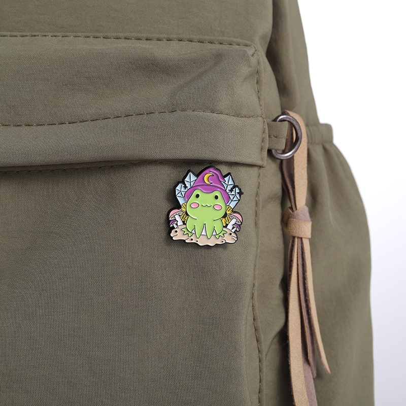 Katak Penyihir Enamel Pin Kerah Bros Kartun Hewan Lencana Hadiah Untuk Anak-Anak Teman Pakaian Bintang Bulan Topi Froggy Lucu Perhiasan