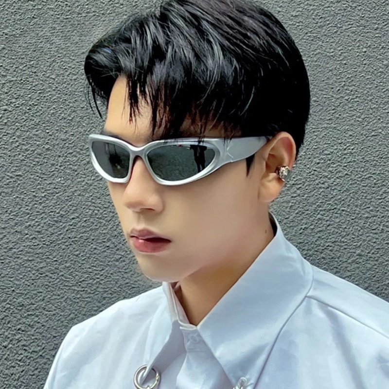 Papaozhu Punk UV400 Perlindungan Silver Cat Eye Frame Sunglasses Untuk Pria Wanita Keren Mengemudi Nuansa Kepribadian Kacamata Olahraga Luar Ruangan