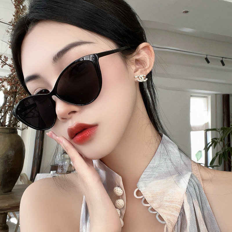 We Flower Korean Trendy Lensa Coklat Besar Mata Kucing Kacamata Hitam Untuk Wanita Pria Chic UV400 Melindungi Kacamata Anti Radiasi Aesthetic Shades Outdoor Liburan Mengemudi Eyewear