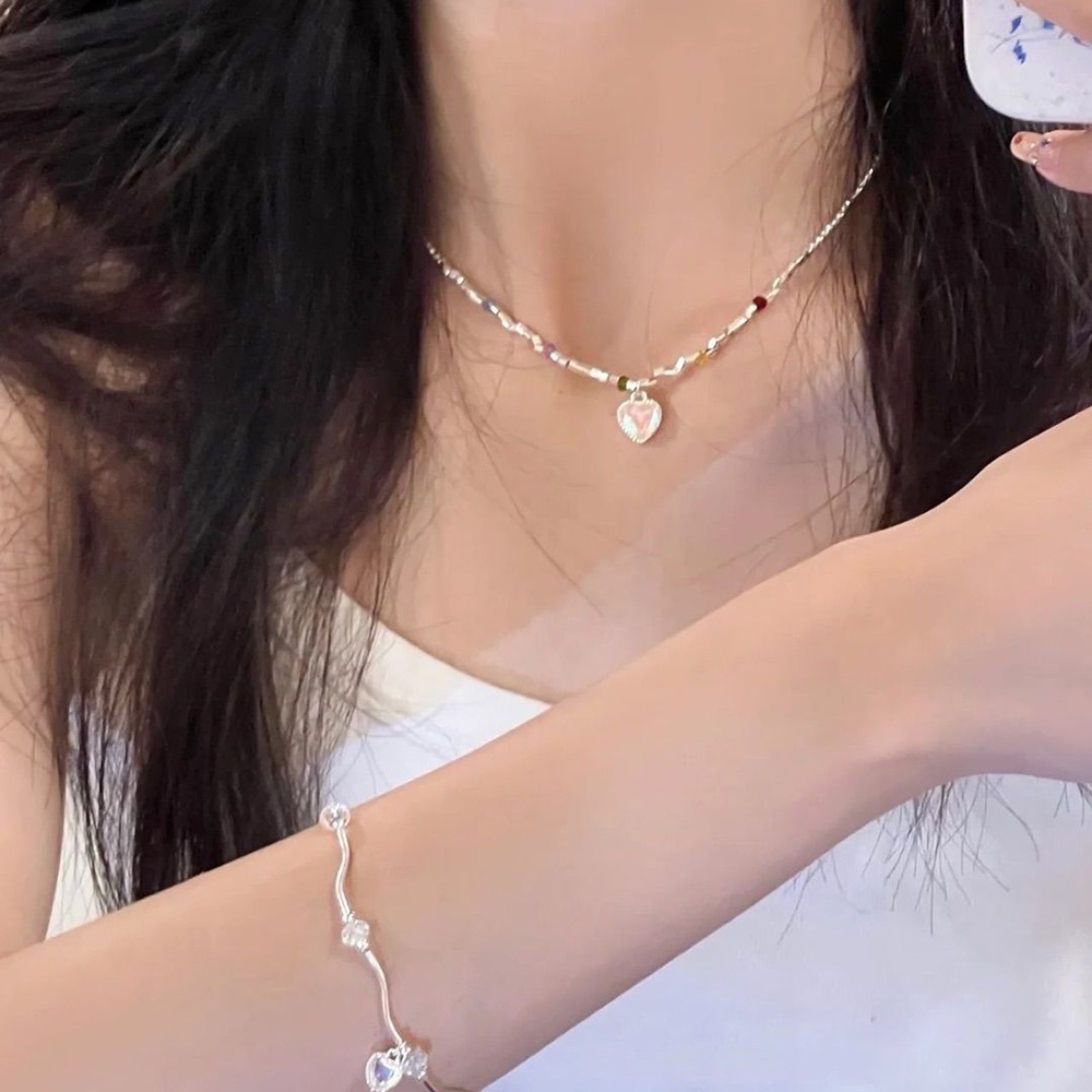 Korea Moonstone Heart Pendant Kalung Wanita Gadis Manik-Manik Rantai Klavikula Aksesoris Perhiasan