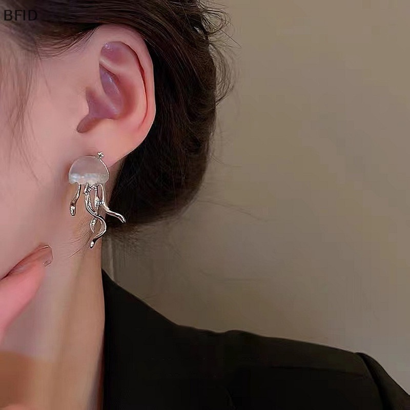 [BFID] 1pasang Korea Style Indah Deep-Sea Jellyfish Stud Earrings Fashion Anting Transparan Kristal Frosted Untuk Wanita Perhiasan Hadiah [ID]
