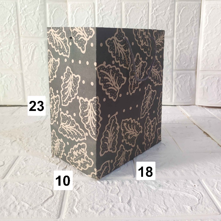 

Paperbag R5 Motif Daun P18XL12xT22