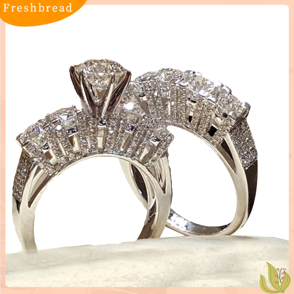 &lt; Freshbread &gt; 2Pcs/Set Cincin Couple Berlian Imitasi Hias Glossy Gaya Mewah Cincin Jari Indah Untuk Perjamuan