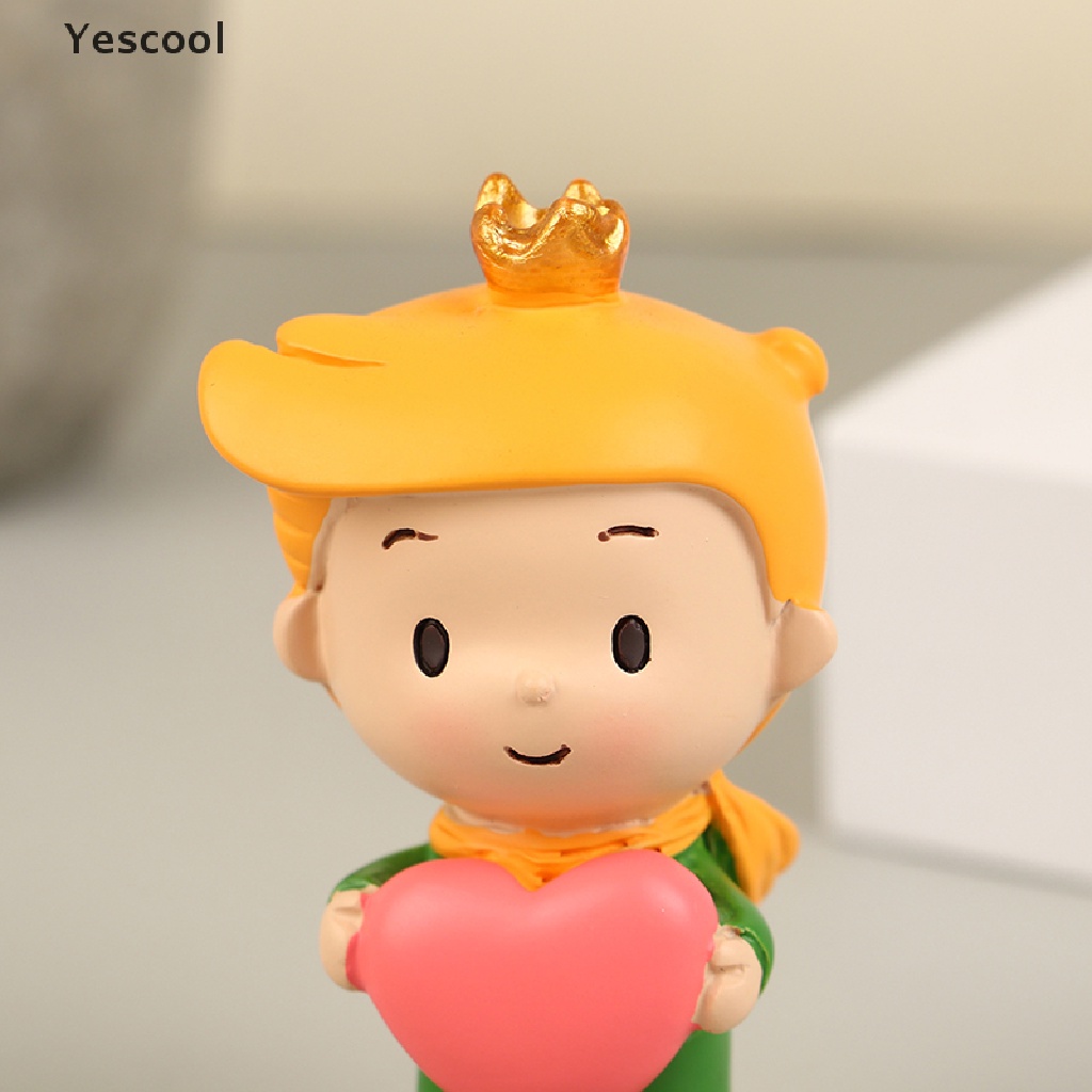 Yescool 1Pc Ornamen Dekorasi Rumah Desktop Pangeran Kecil Yang Lucu Kerajinan Resin Mobil Modern ID