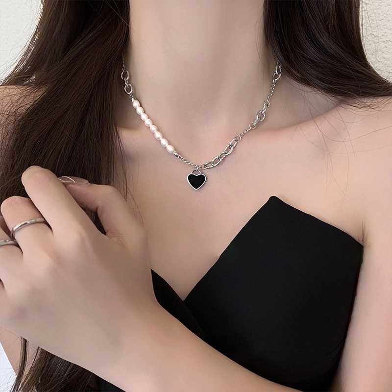 Kalung Mutiara Imitasi Bentuk Hati Warna Hitam Gaya Manis Dan Keren Untuk Wanita