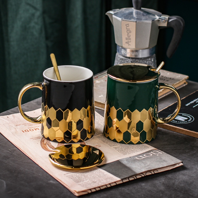 Gelas Minum Set Keramik Motif Segi Enam Dengan Tutup Dan Sendok Gold/ Ceramic Mug Set With Cup Lid G