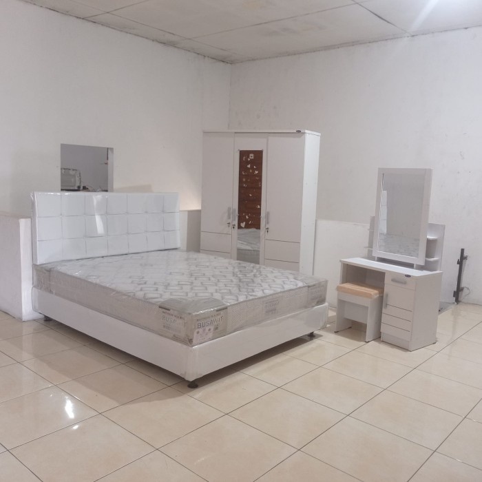 Kamar set Kasur Busawit by Bigfoam dengan Lemari dan Meja Rias