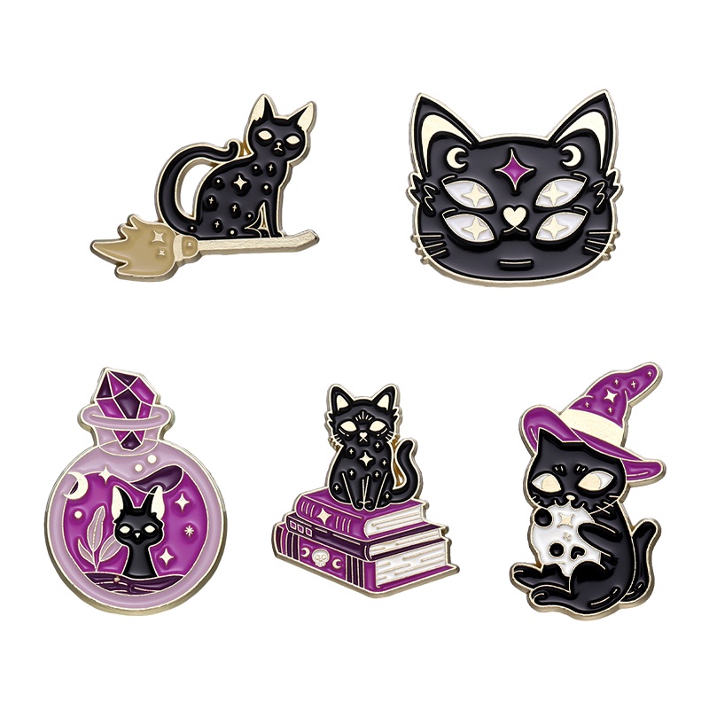 Kucing Hitam Enamel Pin Topi Penyihir Punk Goth Kristal Obat Teman Grosir Botol Buku Perhiasan Aksesoris Lapel Hadiah Halloween