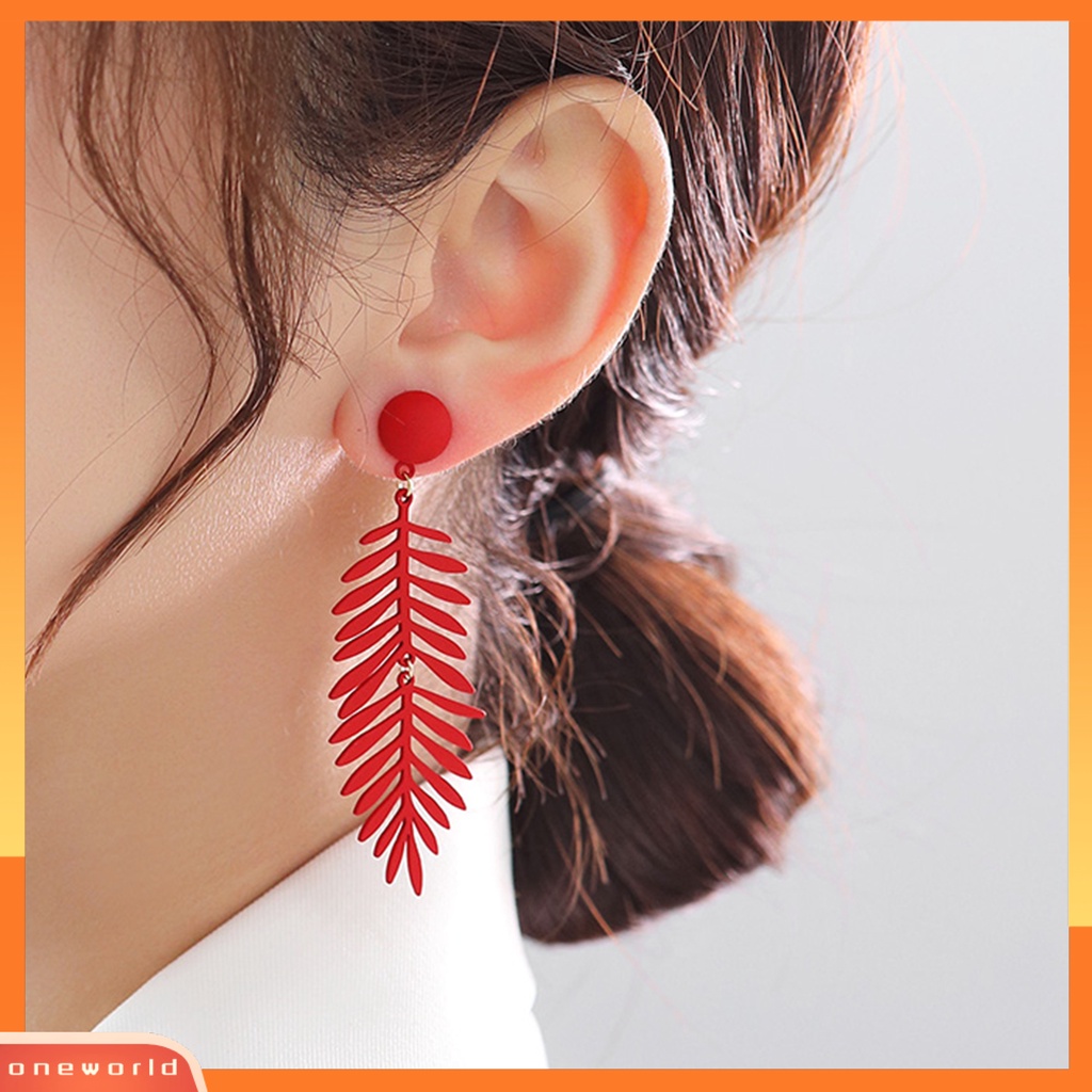 [WOD] 1pasang Anting Wanita Bentuk Daun Warna Solid Berlebihan Portable Friendly Untuk Kulit Hias Telinga Permen Warna Melubangi Hidup Lady Earrings Perhiasan