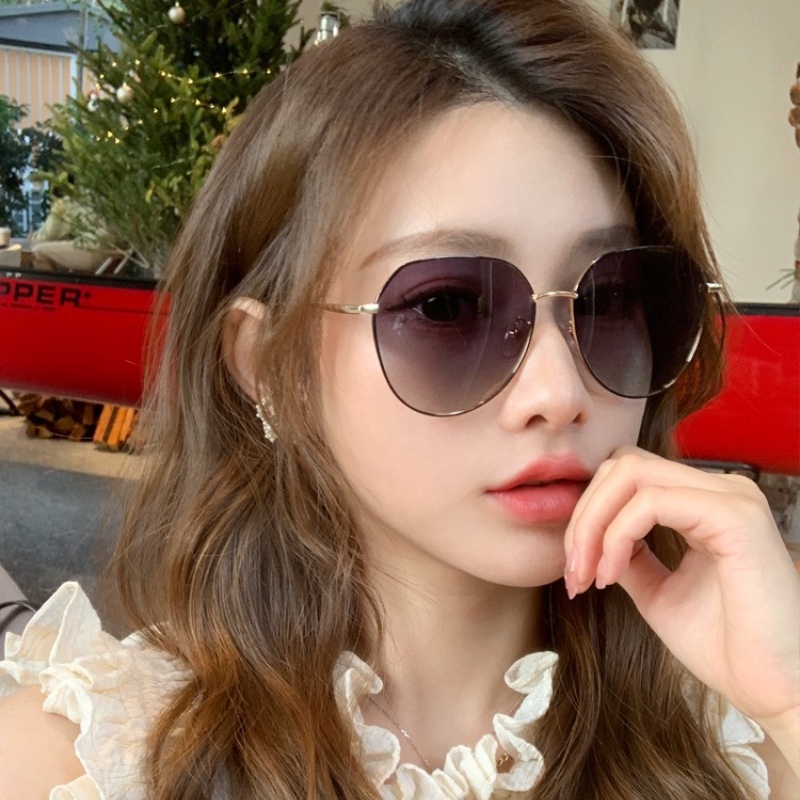 (YUZHU) Korea Fashion Bingkai Logam Kerai Kacamata Hitam Pilot Wanita Anti UV Sunglasses